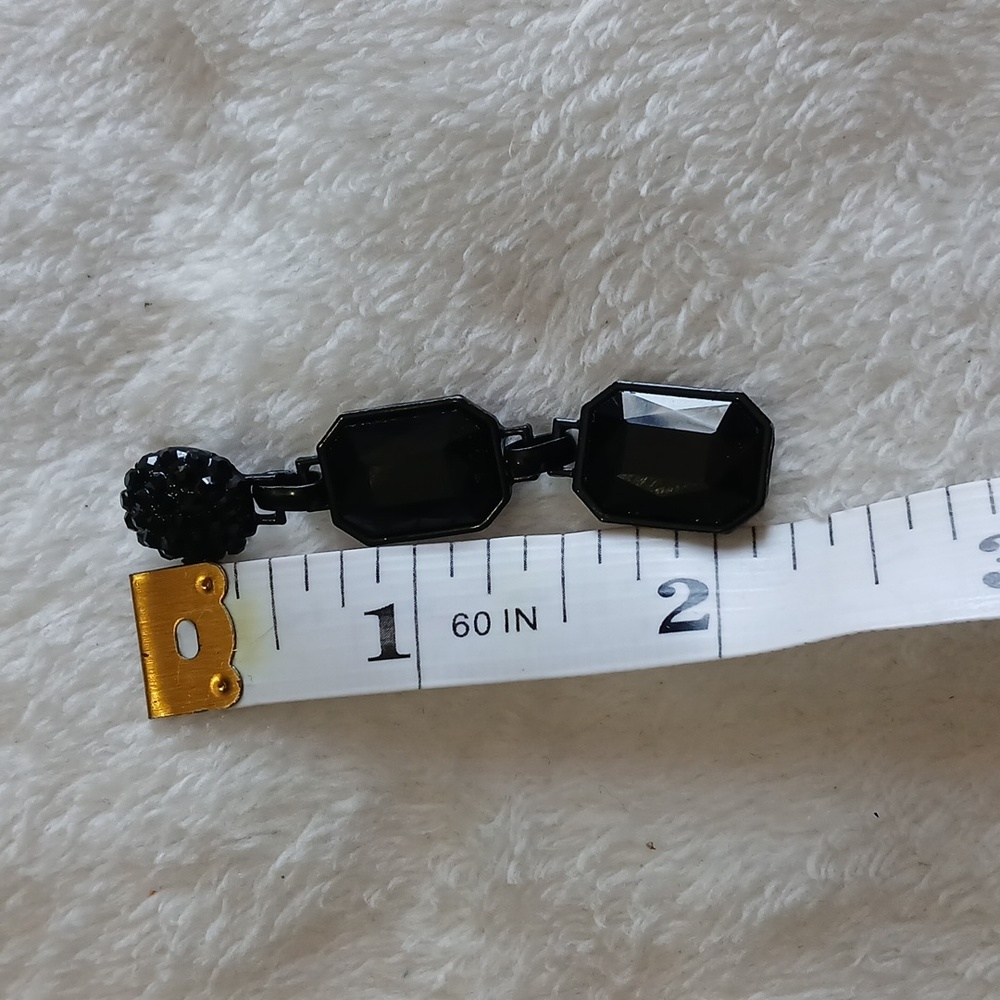 Elegant Black Dangle Earrings - Picture 4 of 4
